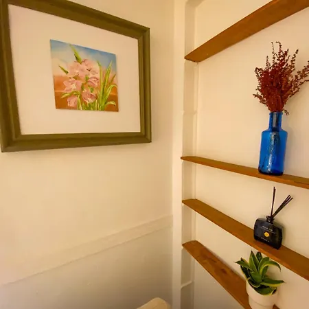 Апартаменты Charming Bairro Alto 2-bedroom Escape Лиссабон