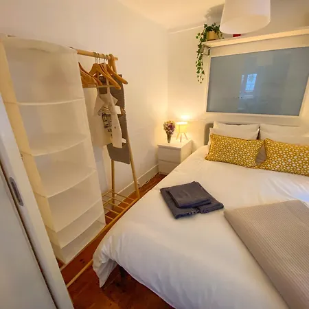 Апартаменты Charming Bairro Alto 2-bedroom Escape