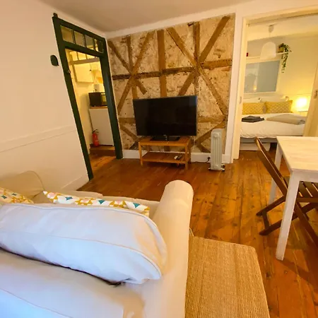 Charming Bairro Alto 2-bedroom Escape Апартаменты