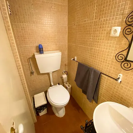 Charming Bairro Alto 2-bedroom Escape Daire *
