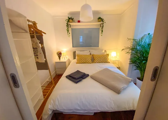 Charming Bairro Alto 2-bedroom Escape * Lisboa