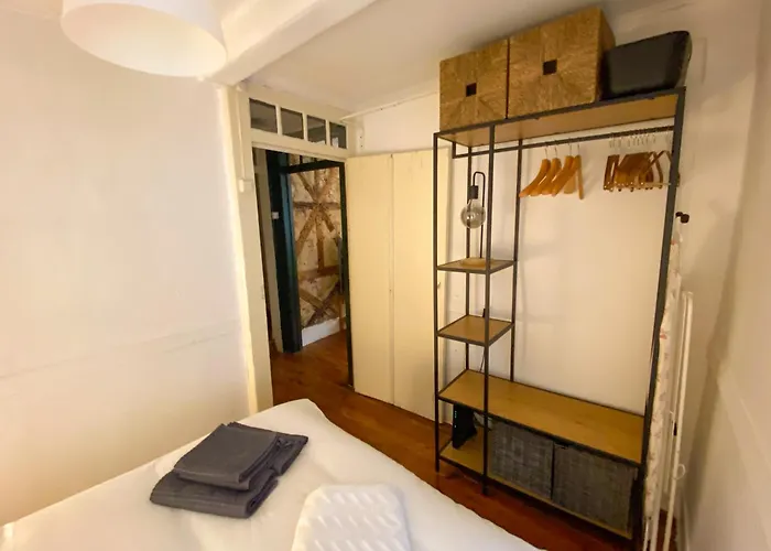 Charming Bairro Alto 2-bedroom Escape * Lisboa
