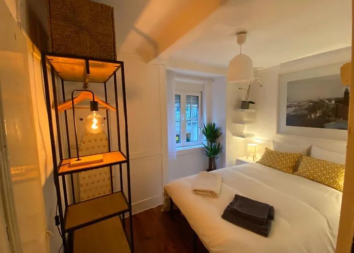 Charming Bairro Alto 2-bedroom Escape *