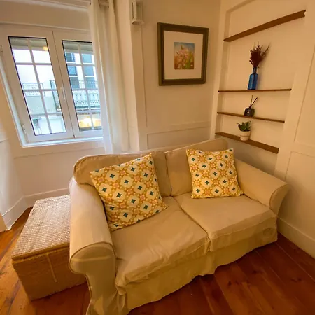 Charming Bairro Alto 2-bedroom Escape Lisbona