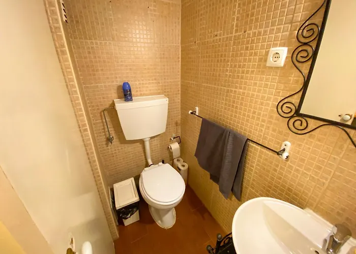 Charming Bairro Alto 2-bedroom Escape Апартаменты *