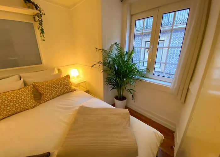 Charming Bairro Alto 2-bedroom Escape * Лиссабон