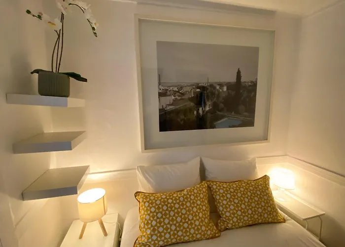 Charming Bairro Alto 2-bedroom Escape